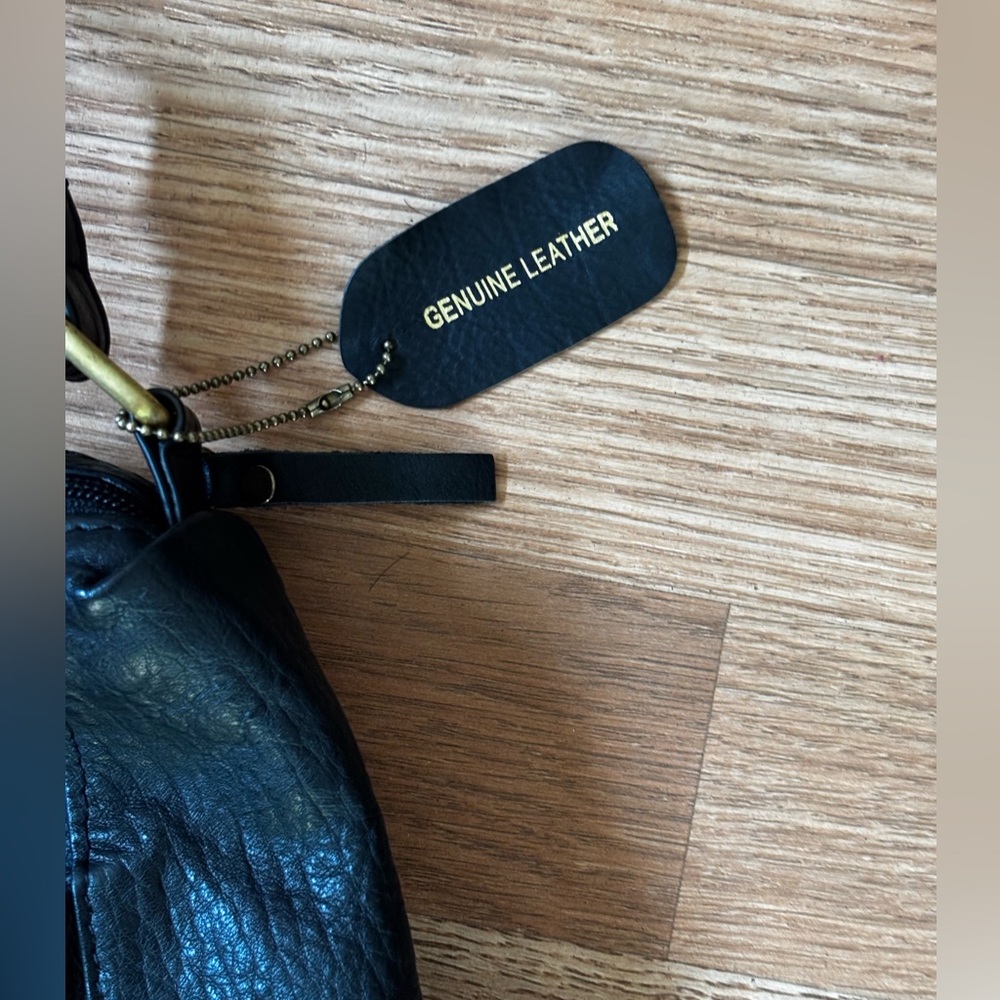 Great American Learherworks Genuine Leather Black Crossbody or Shoulder Bag - Picture 2 of 10